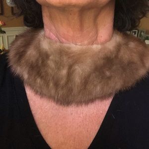 Mink collar lined in silk